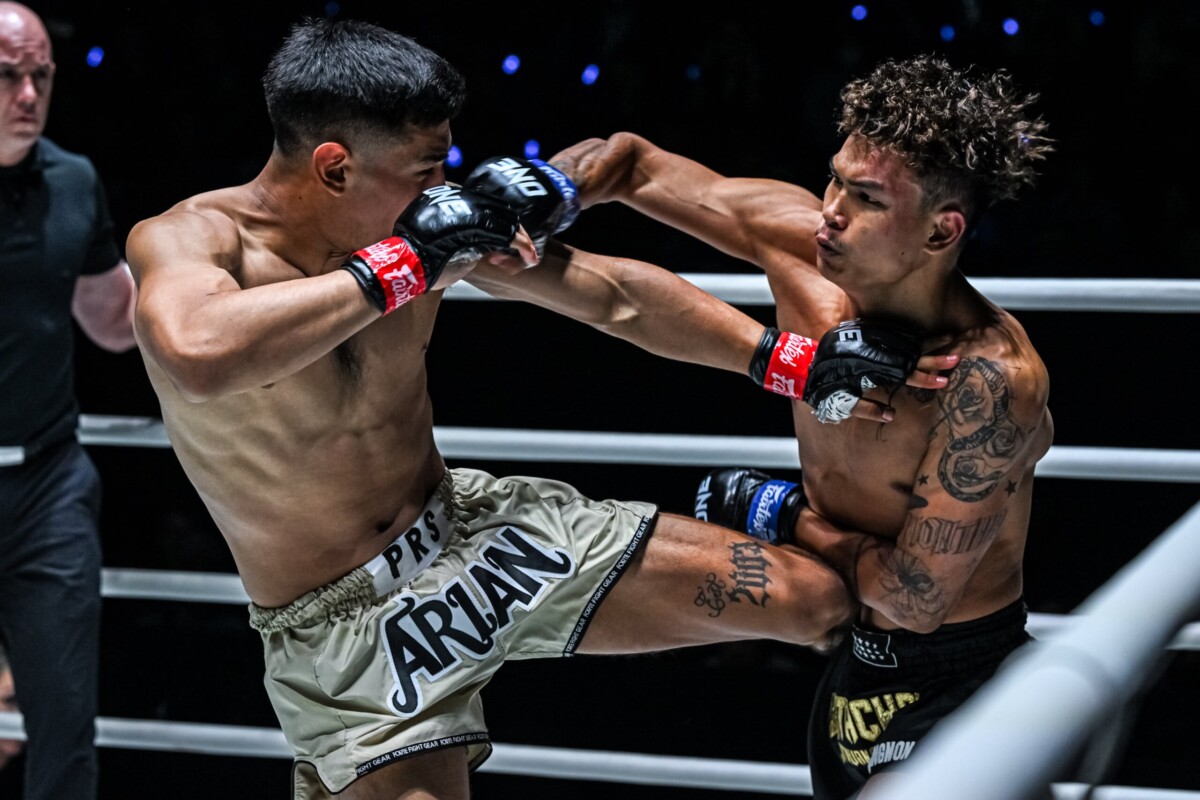 Arian Esparza in action alongside Nontachai Jitmuangnon at ONE Fight Night 29.