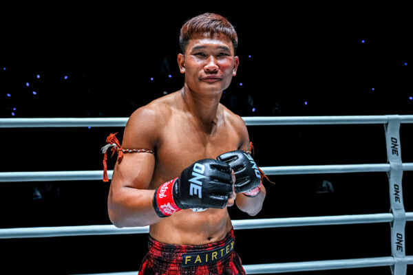 Kulabdam Sor Jor Piek Uthai Ferzan Cicek ONE Friday Fights 103 21 scaled