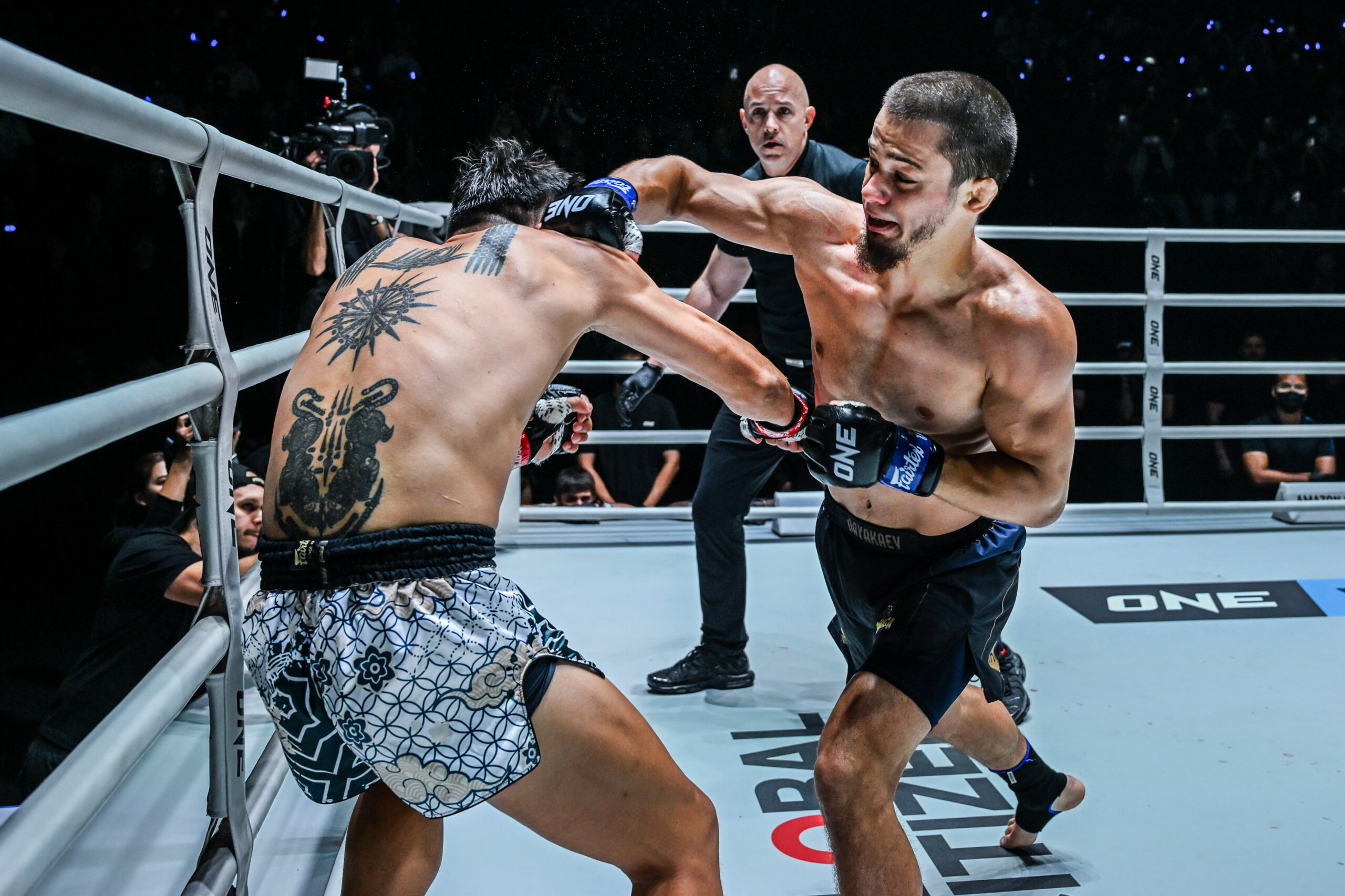 Saemapetch Fairtex Abdulla Dayakaev ONE Fight Night 31 25 scaled