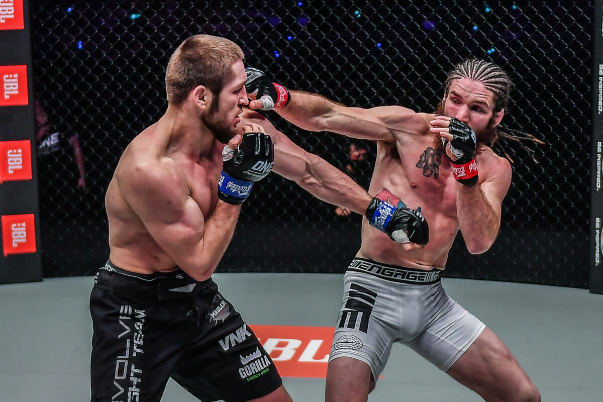 James Nakashima battles Saygid Izagakhmaev