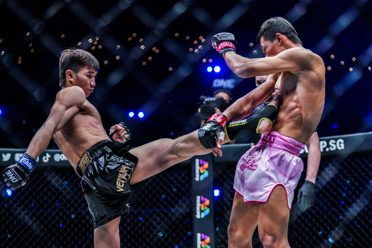 Pictures from the Muay Thai fight between Saemapetch and Tawanchai at ONE: HEAVY HITTERS