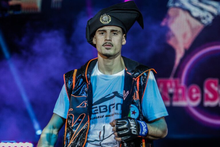 Mongkolpetch Petchyindee Academy Elias Mahmoudi FULL BLAST 1920X1280 21