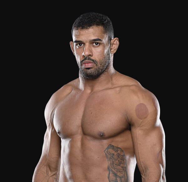 Matheus Felipe Hero 1200x1165 2 600x583