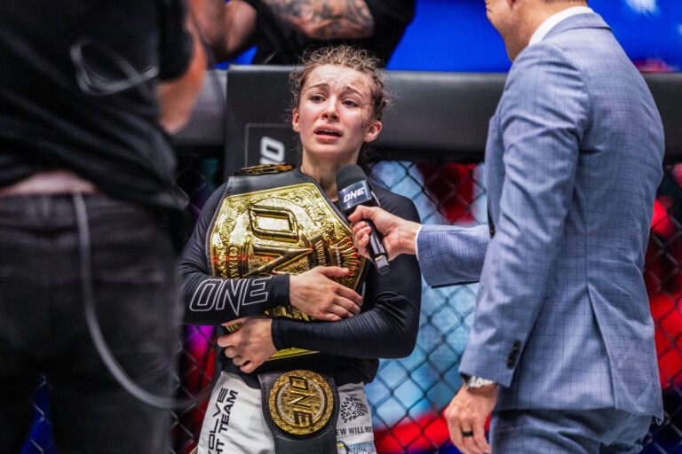 DanielleKelly ONEWorldTitleBelt 1920X1280 scaled