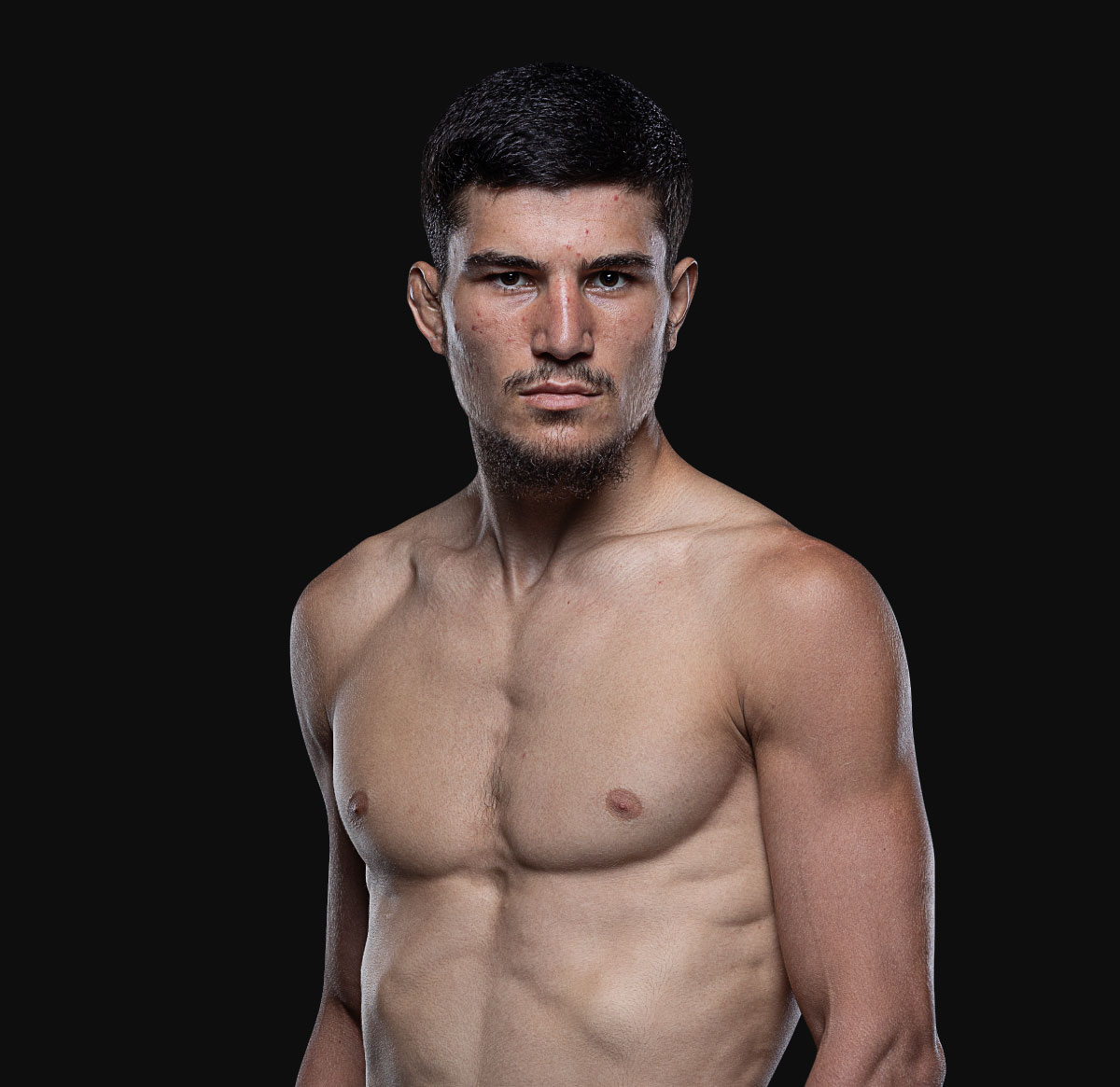 Ilyas Eziyeu Hero 1200x1165 1