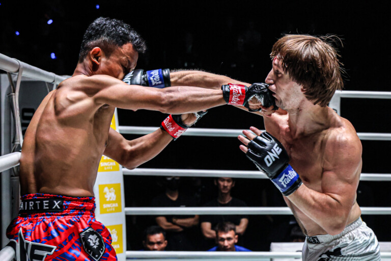 Denkriangkrai Mavinn Muaythai Valerii Strungari ONE Friday Fights 148 5 scaled